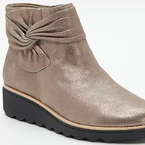 Clarks Sharon Salon Boots- Pewter Metallic- Size 7 M- NIB